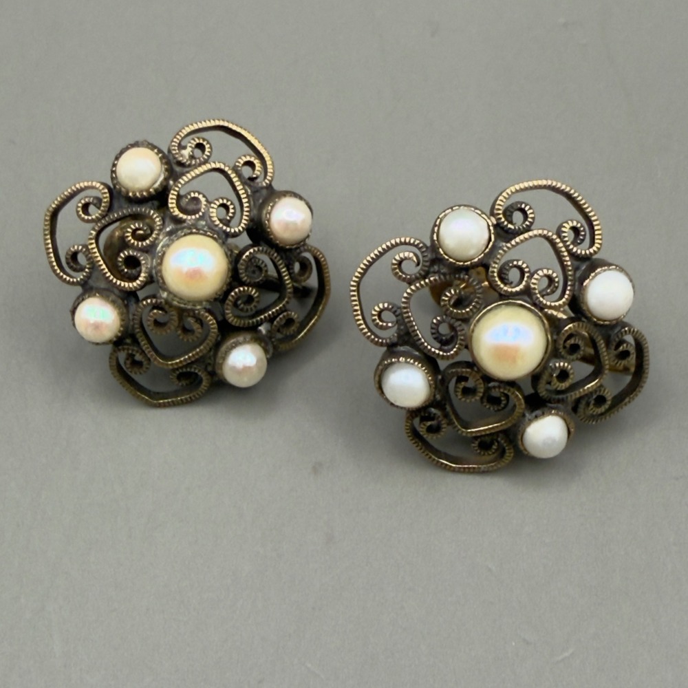 HOBE Vintage Faux Pearl Filigree Screw Back Earrings Gold Tone Floral Cluster
